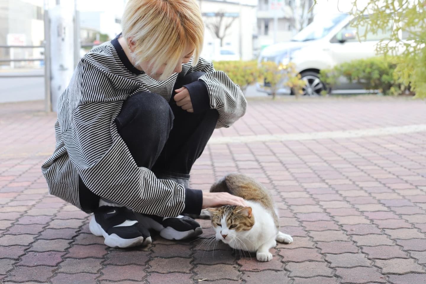 繭から作られた絹を使ったかばん