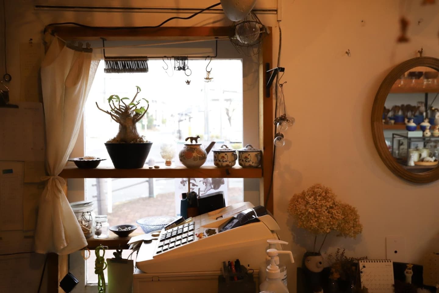 繭から作られた絹を使ったかばん